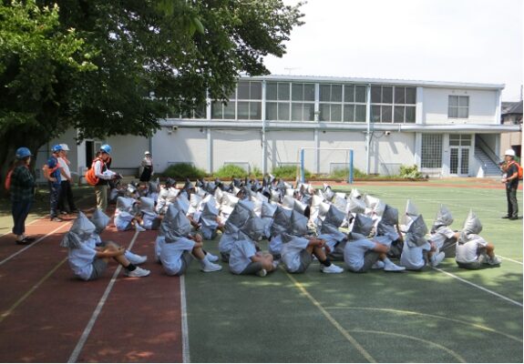 災害時の避難訓練と引き渡し訓練